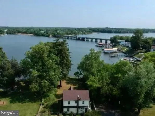 8237 Highpoint Rd, Baltimore, MD 21226