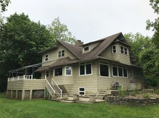 16 Wardencliff Rd, Shoreham, NY 11786