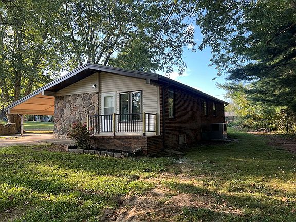 3rd image of 72 Sherwood Vale Cir