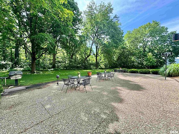 3rd image of 4444 N Knoxville Ave #205-206