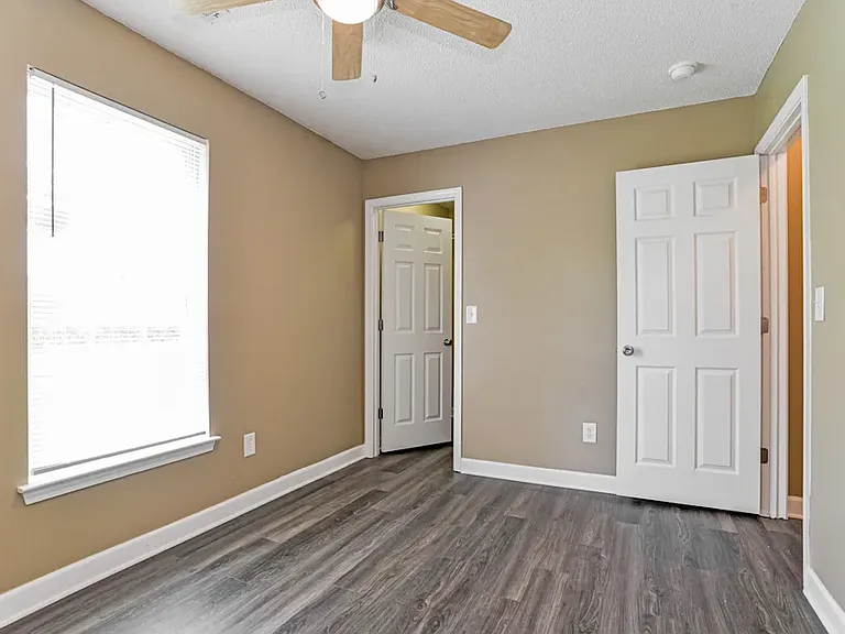17104 Melgrave Ave — Photo 3