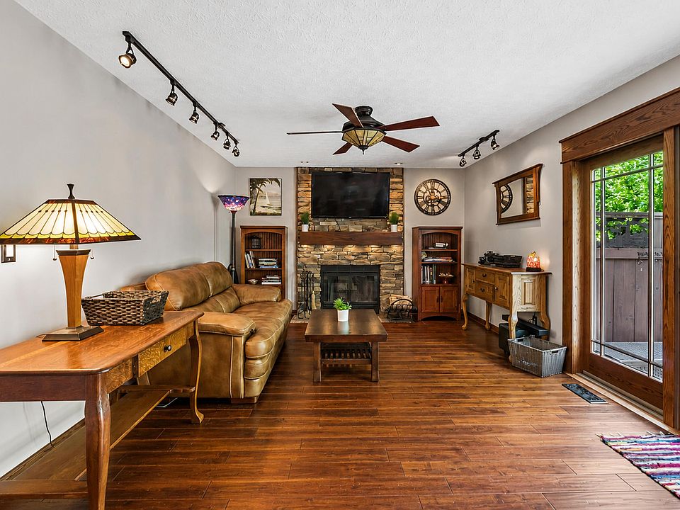 1st image of 3724 Pleasantbrook Dr