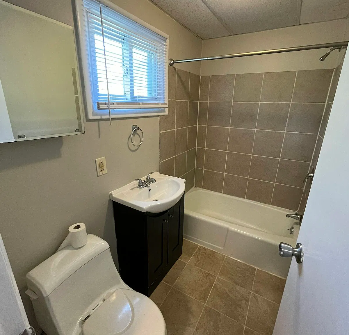 61 Elmwood Ave — Photo 3