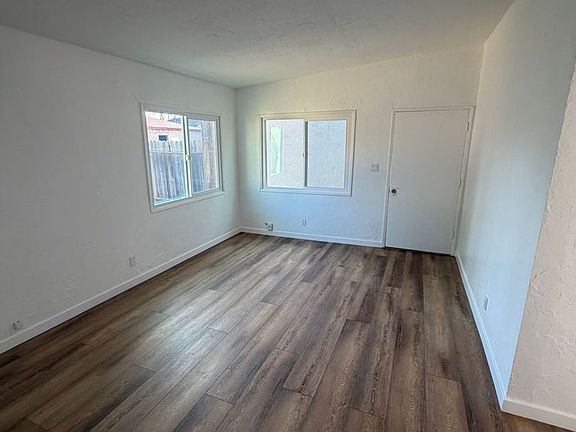 4th image of 5026 W 129th St