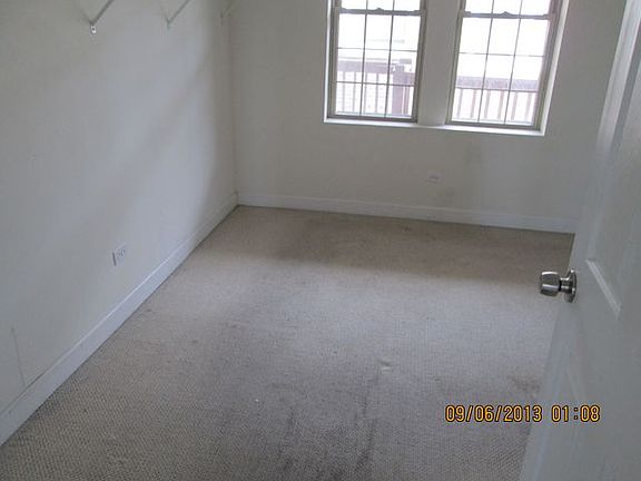 3rd image of 3337 N Lamon Ave #4