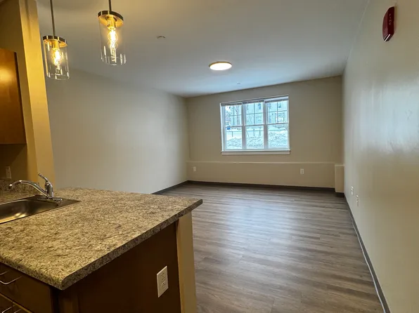 44 Central St, Central Falls, RI