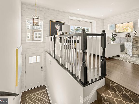 2nd image of 402 Ocracoke Way Gln