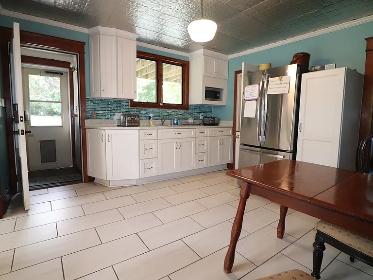 140 Maple Ave #1 — Photo 17