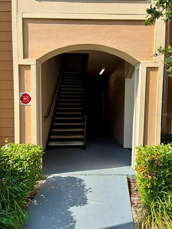 2 bed, 2.0 bath, 1109 sqft, $1,700 — Photo 2