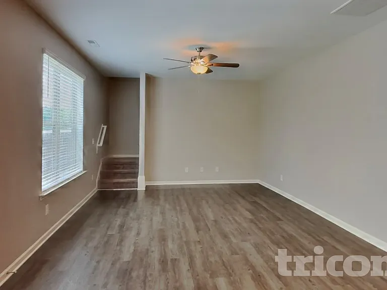 104 Yadkin St — Photo 3