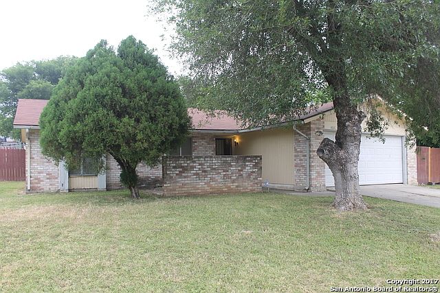 1st image of 934 Saddlebrook Dr