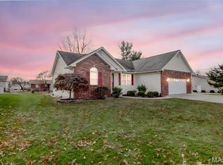 612 Crosswinds Ct, Jerseyville, IL 62052