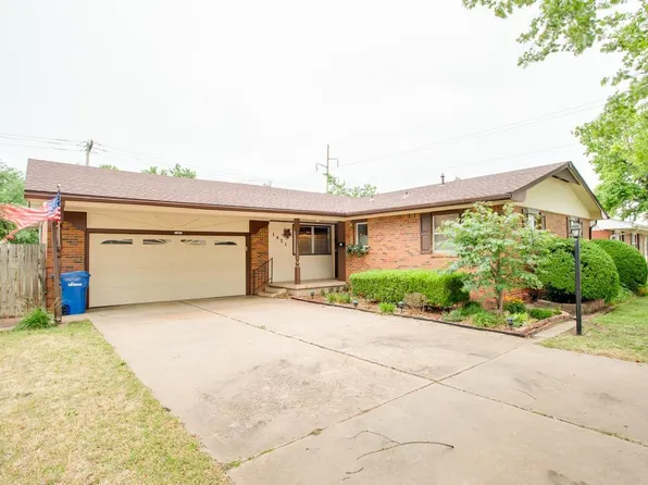 1921 Pontiac Dr, Enid, OK 73703