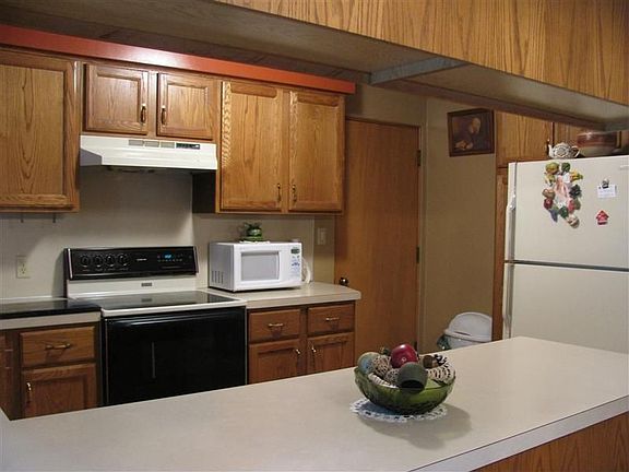 4th image of 162 W 35th St