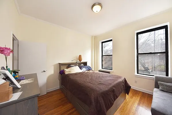 Rented by Buchbinder & Warren | media 16