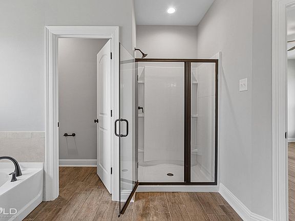 3rd image of 114 Saint Edmunds Way
