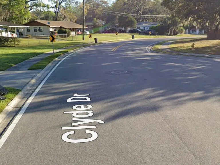 Clyde Dr — Photo 2