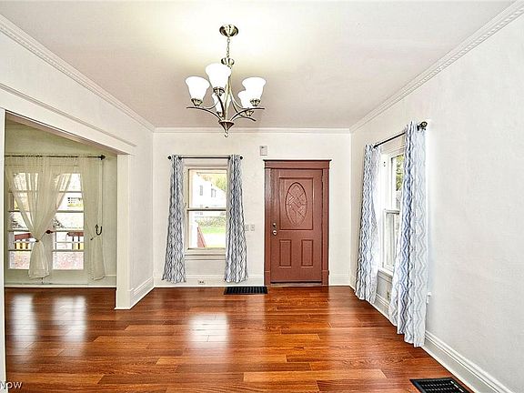 5th image of 1031 W Spruce Ave