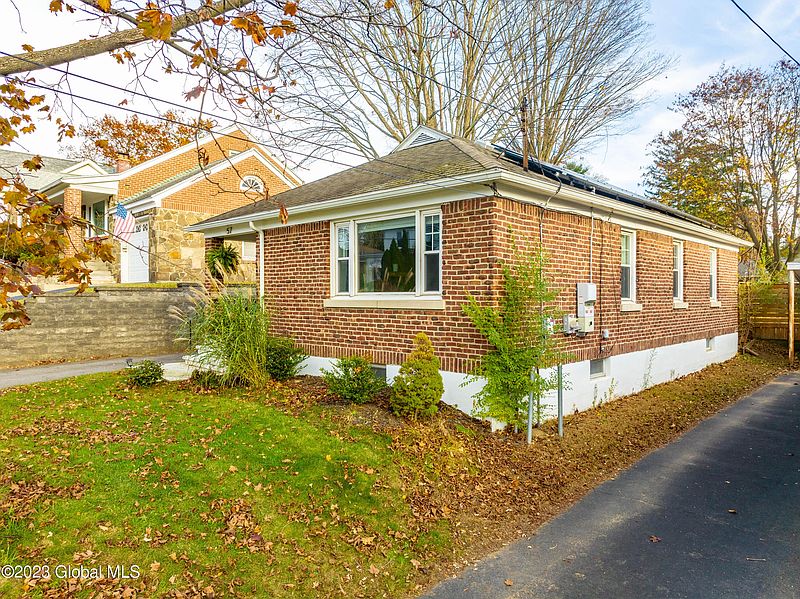 4th image of 57 Beacon Avenue