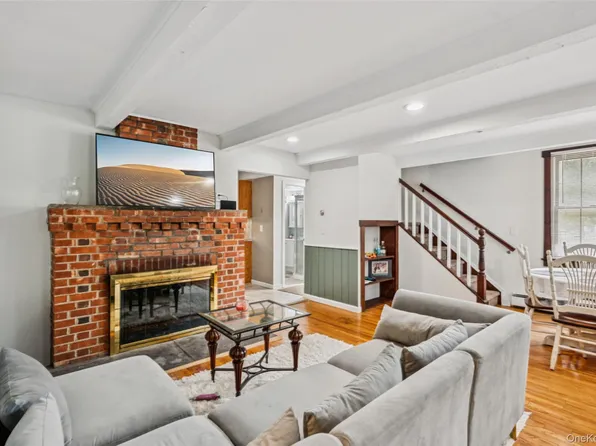 4 Poplar Avenue, Stony Brook, NY 11790