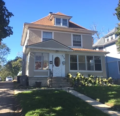 376 Saint Charles St #1 photo 1