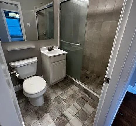 4th image of 2609 Lake St #2