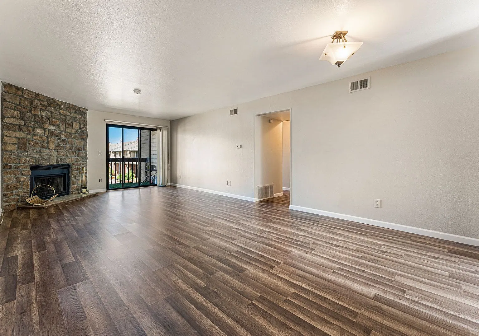 Garage Included - Renovated 2-Bed/2-Bath Condo In Tall Pines, Lakewood! — Photo 2