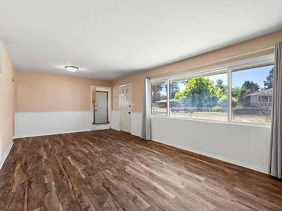 4th image of 3707 E 30th Ave