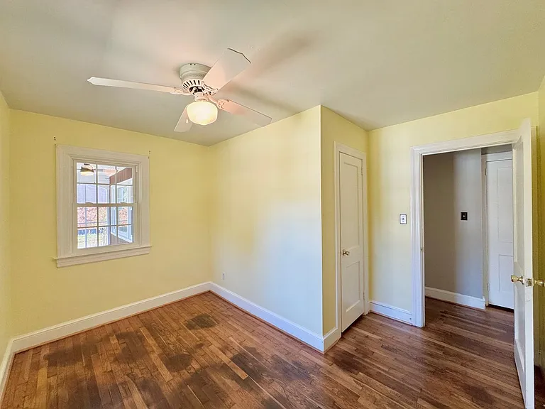 403 East St — Photo 8