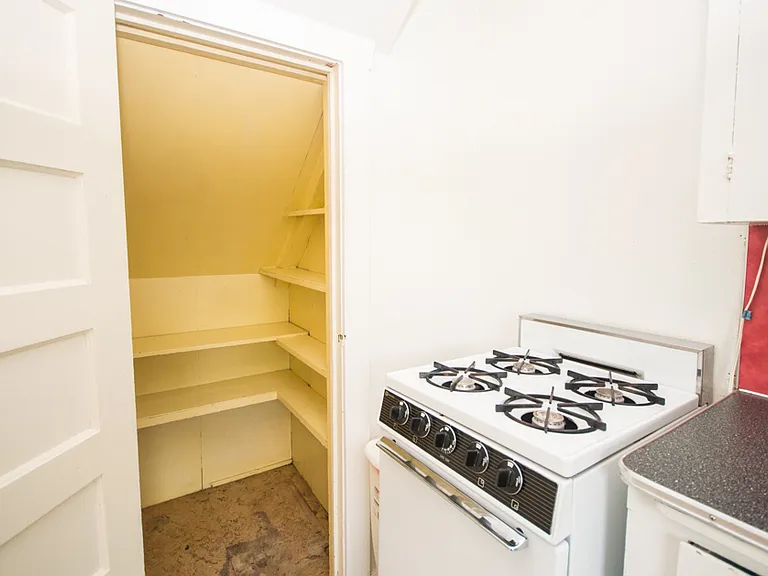457 SW Washington Ave #6 — Photo 10