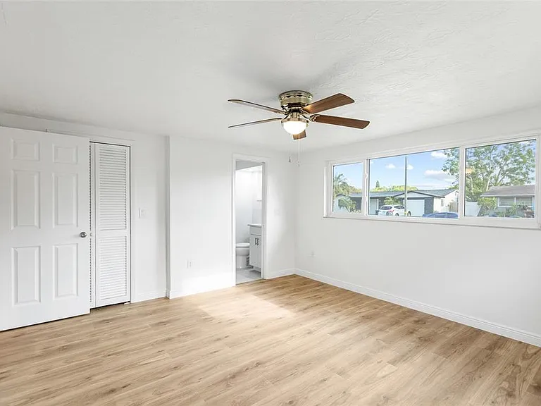 6239 7th Ave — Photo 9