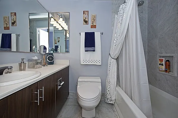 Sold by R New York | media 3