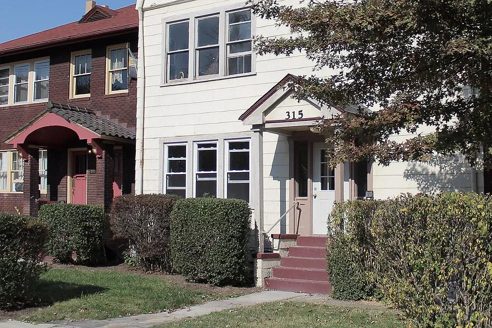 2 bed, 1155 sqft, $1,200 — Photo 1