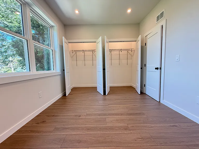1513 W Stiles St #2 — Photo 11