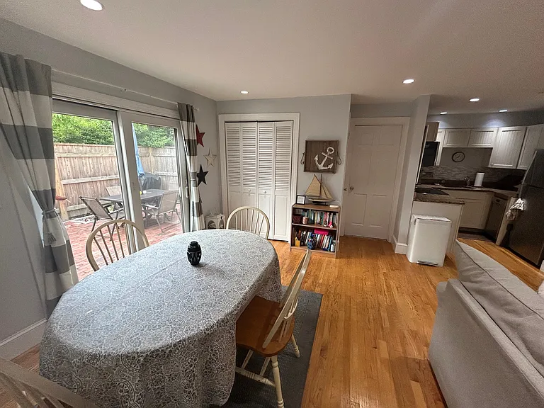 301 Swans Wharf Row — Photo 47