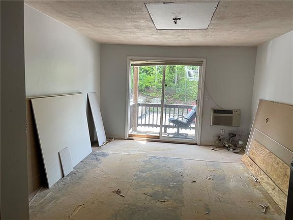 4th image of 1190 Charles St #26