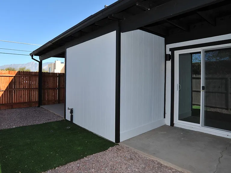 3318 E Presidio Rd — Photo 12