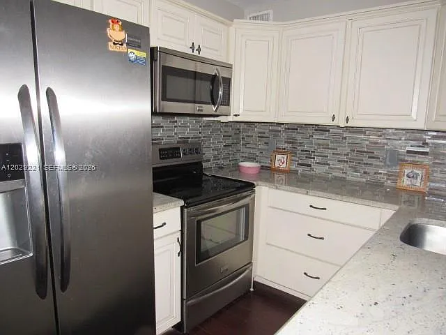 264 Coventry E #264-K — Photo 17