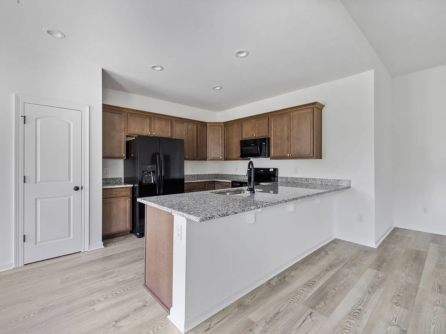 186 Southgate Drive - 1 — Photo 3
