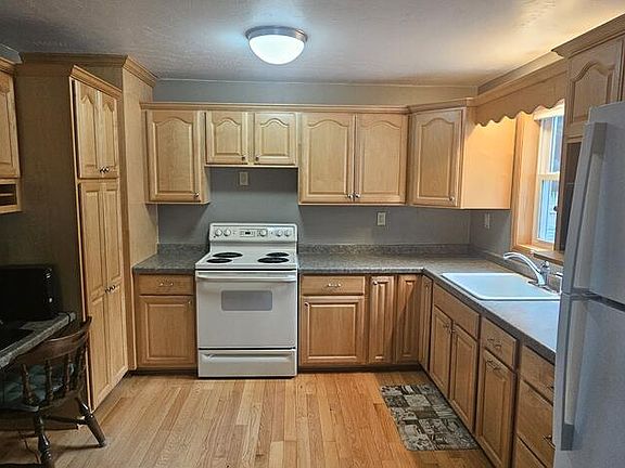 5th image of 941 N 7th Pl