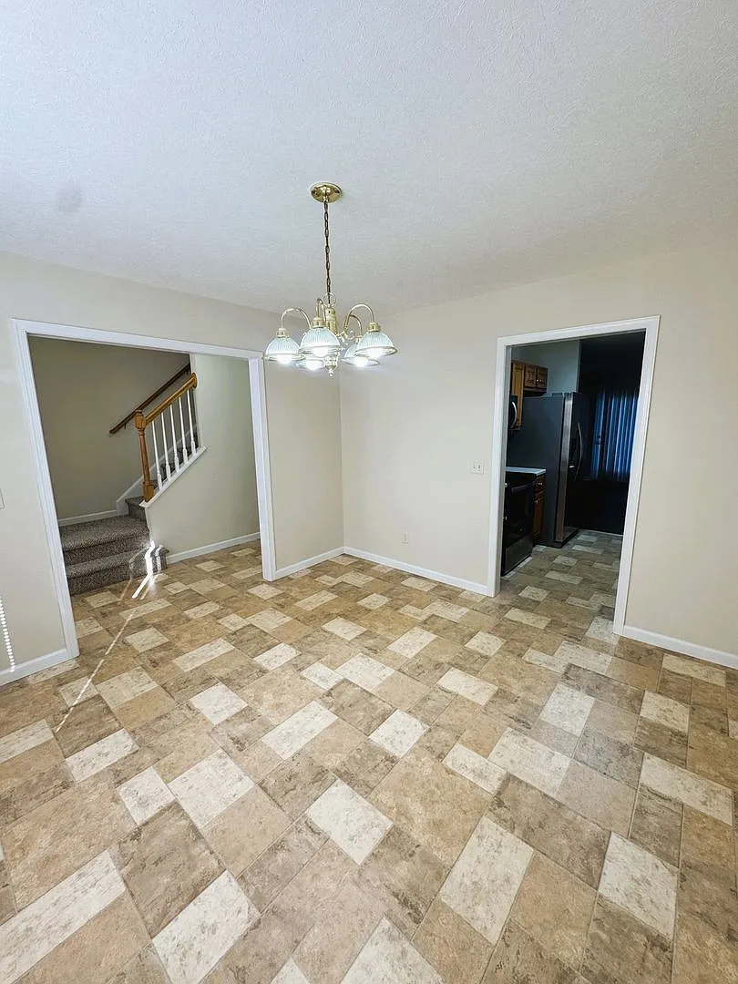 Spacious Townhouse in Bridgewater — Photo 4