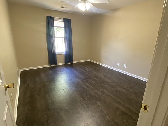 3rd image of 280 Executive Ave APT A