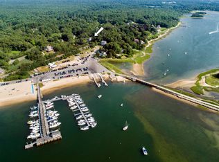 542 Shore Rd, Pocasset, MA 02559