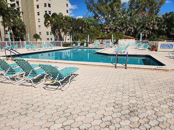 2nd image of 3940 Inverrary Boulevard #302