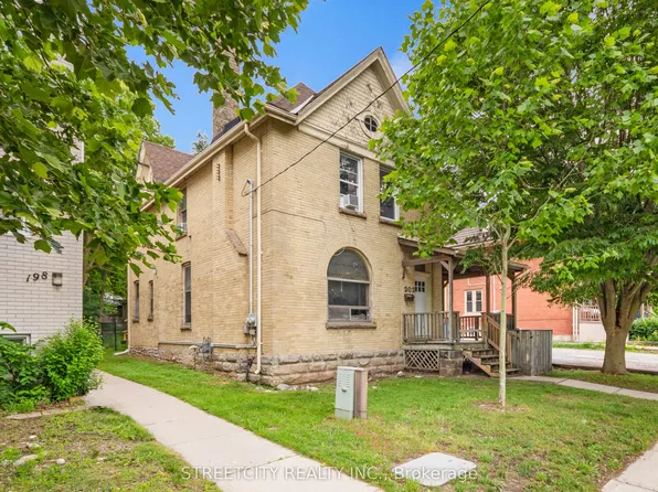 202 Sydenham St, London, ON N6A 1W3