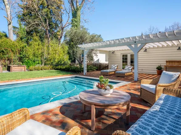 699 Grove Street, Healdsburg, CA 95448