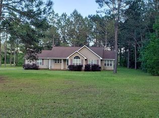 6 McKenzie Ln, Hazlehurst, GA 31539