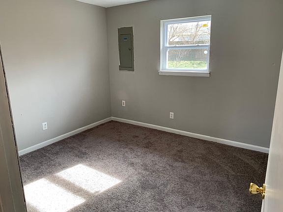 5th image of 924 Ward Dr