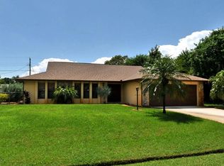 408 SE Skipper Ln, Pt Saint Lucie, FL 34953
