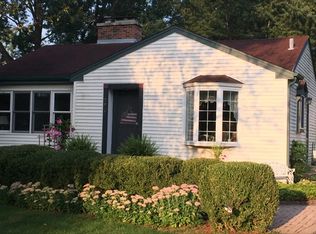 752 S Summit St, Barrington, IL 60010